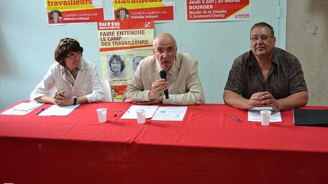 Les trois candidats Lutte ouvrière étaient en meeting à Bourges