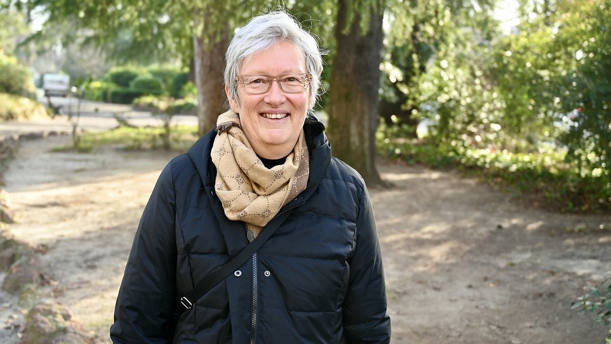 Illustration Anne Testut, prend la tête de la liste Lutte ouvrière pour les élections municipales à Arles.