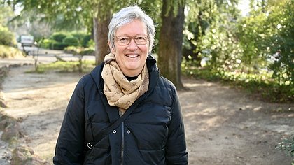 Illustration Anne Testut, prend la tête de la liste Lutte ouvrière pour les élections municipales à Arles.