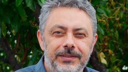 Illustration Rémy Bazzali, tête de liste de LO à Marseille : « Les travailleurs font tout fonctionner dans la société »