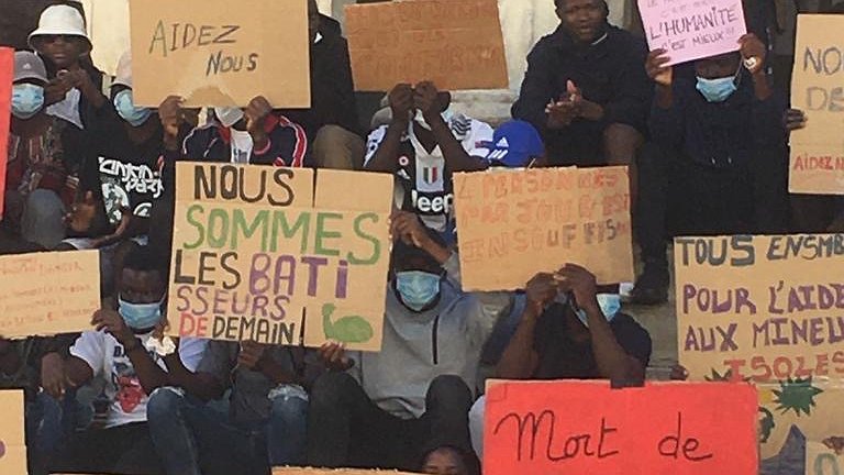 Illustration - La solidarité s'organise autour de jeunes migrants