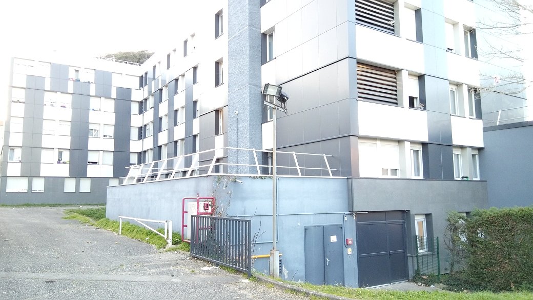 Illustration - Une société à coucher dehors