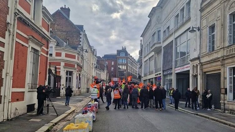 Illustration - Des dirigeants qui fuient les salariés