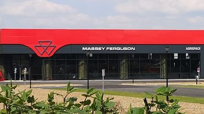 Illustration 128 licenciements pour un showroom de luxe