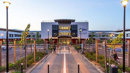 Illustration les familles en deuil veulent des réponses