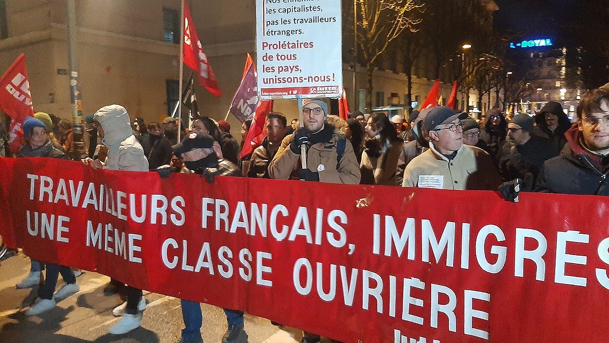 Illustration - Dans la rue le 18 décembre pour la régularisation