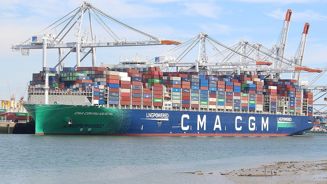 Illustration - Politiciens et ministre ventre à terre pour servir les milliardaires