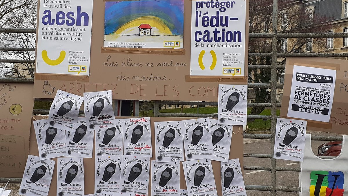 Illustration - La saignée continue dans les écoles