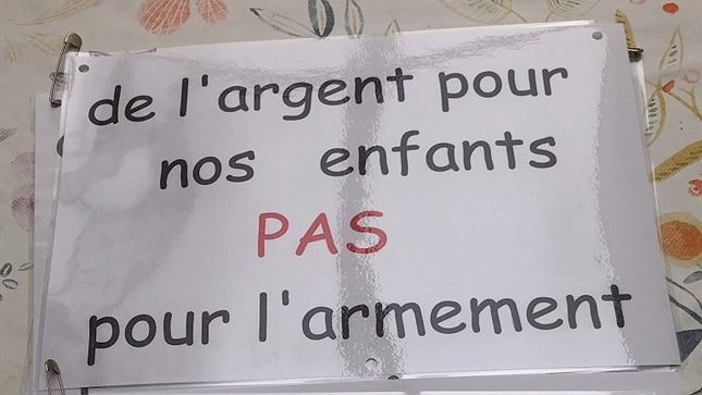 Illustration - Des livres, pas des missiles !