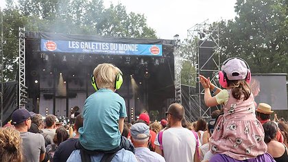 Illustration Le conseil départemental aime les artistes… au garde-à-vous !