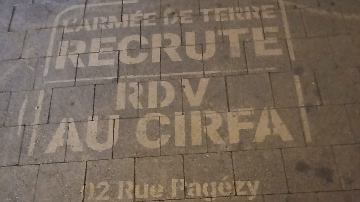 Illustration L'armée fait le trottoir !