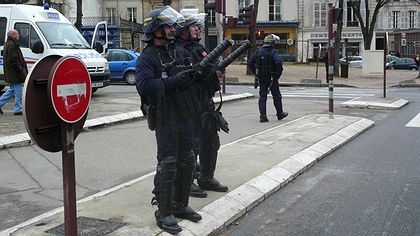 Illustration Gouvernement et police incendiaires