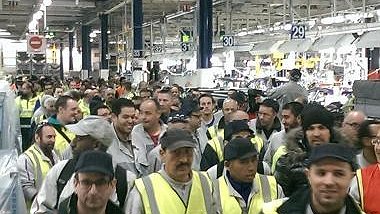 Illustration - suppressions d’emplois et profits record