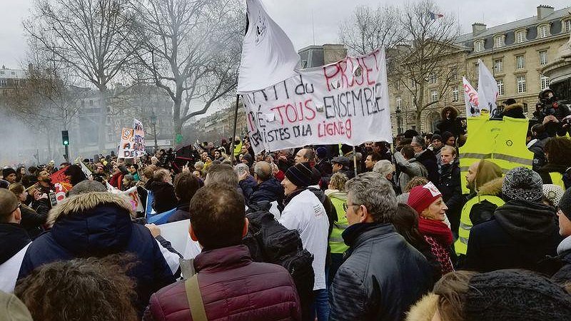 Illustration - poudre aux yeux gouvernementale