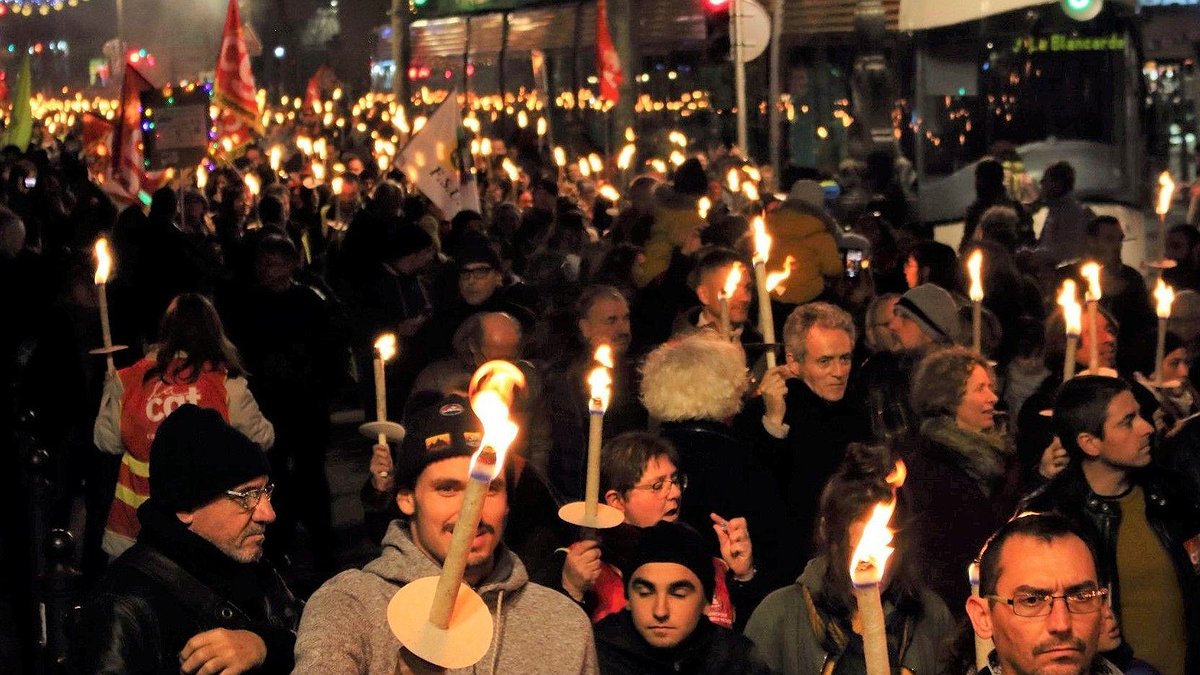 Illustration - Une descente de la Canebière à Marseille