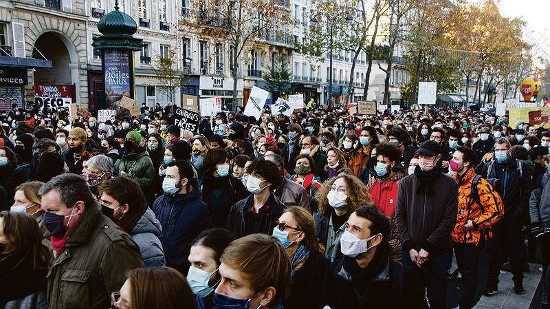 Illustration - Dupond-Moretti en campagne