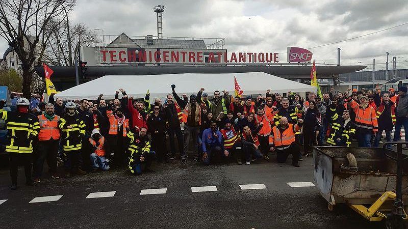 Illustration - après le 49.3, le mouvement continue