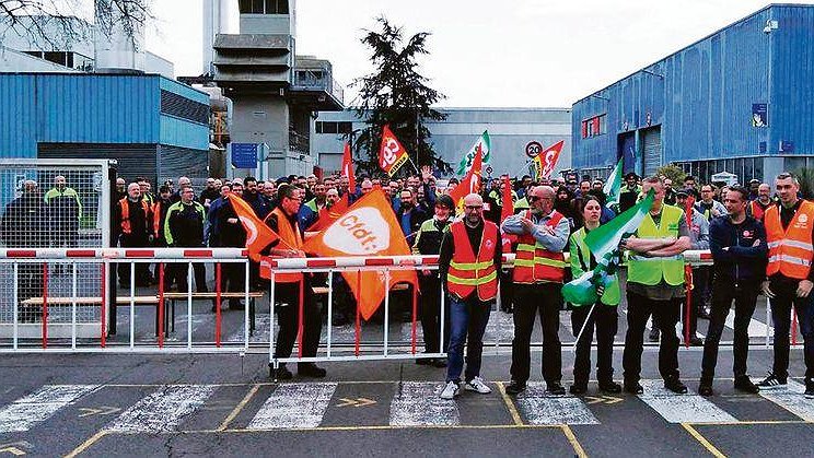 Illustration - la paye menacée, l’usine paralysée !