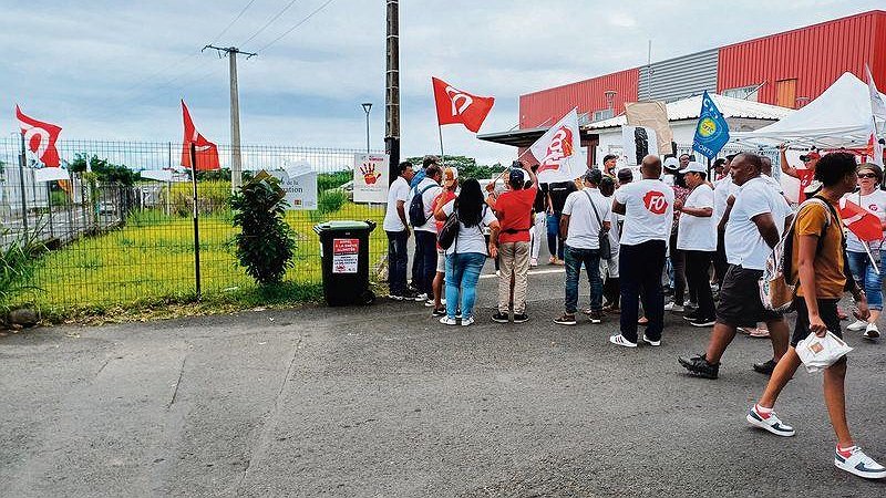 Illustration - non aux licenciements !