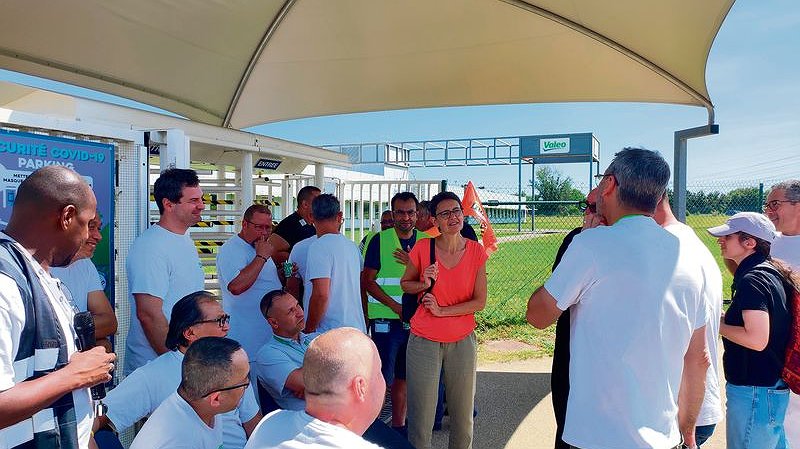 Illustration - Nathalie Arthaud en soutien auxsalariés