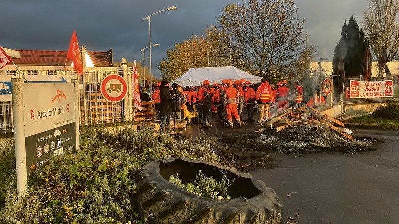 Illustration - À Reims, en grève contre les licenciements