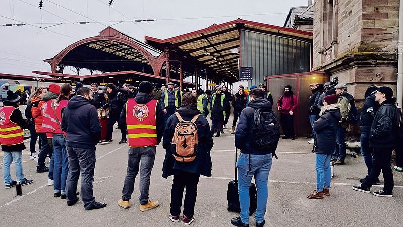 Illustration - il faut lutter et non signer !