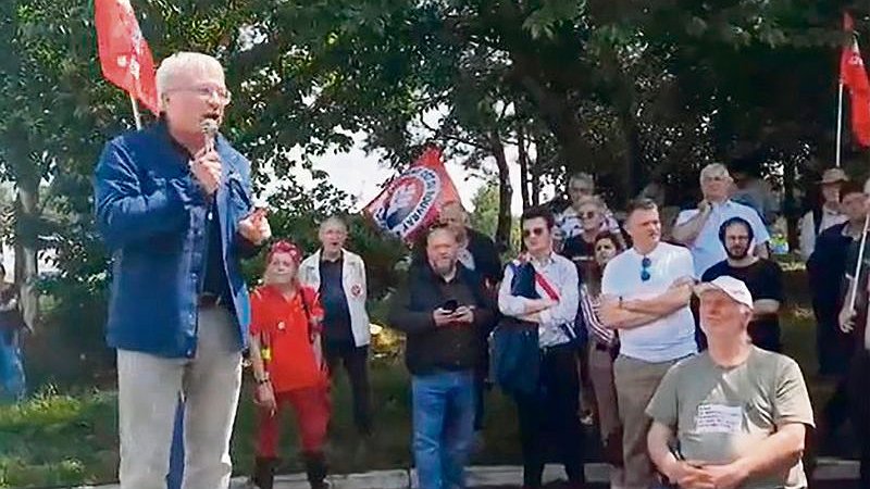 Illustration - Défendre l’industrie française ou les intérêts des travailleurs ?