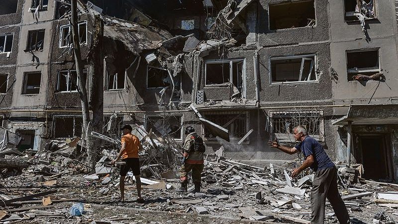 Illustration - pendant les pourparlers, la tuerie continue