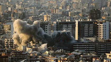 Illustration la population sous les bombes